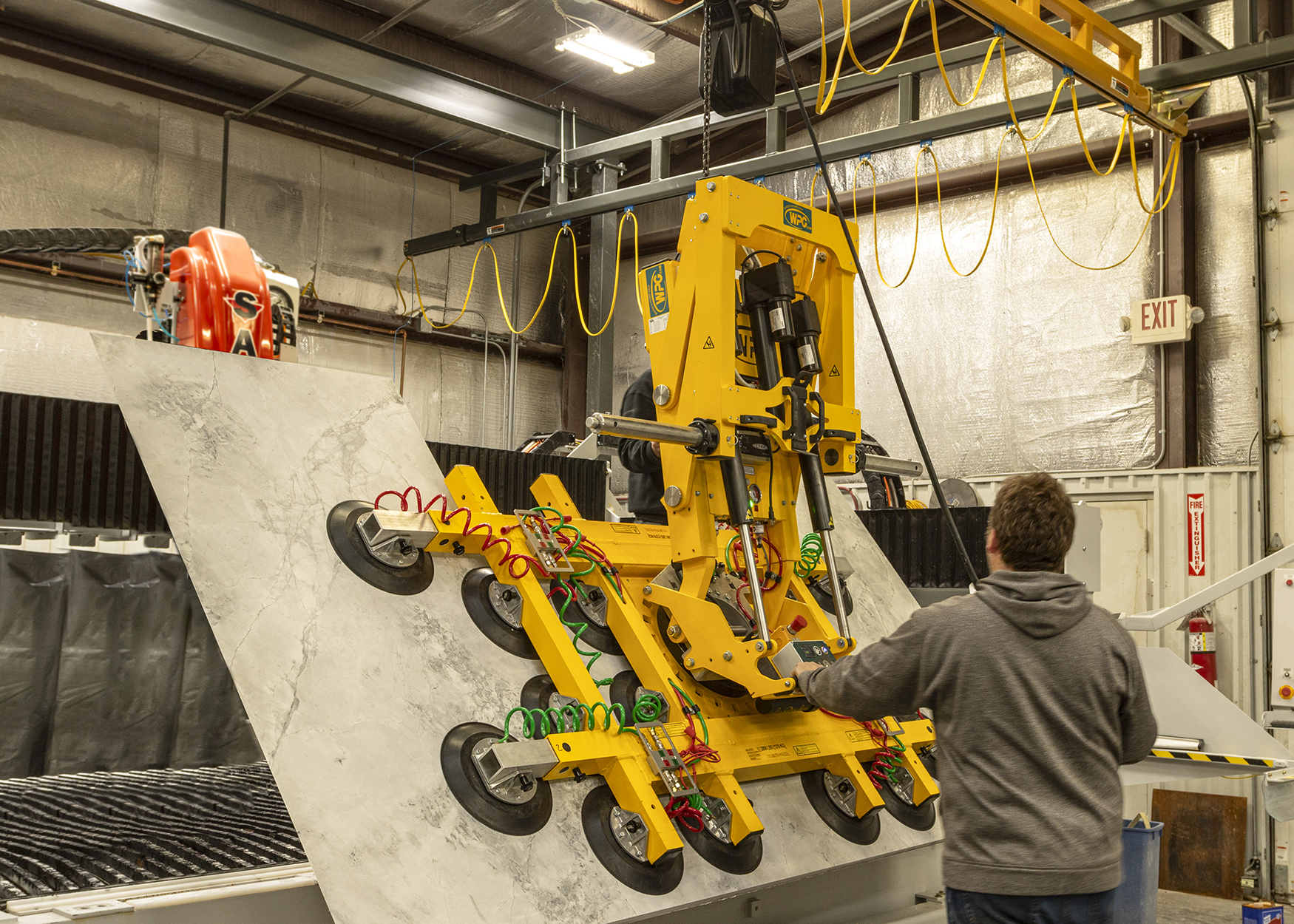 Stone lifter in use – photo 1