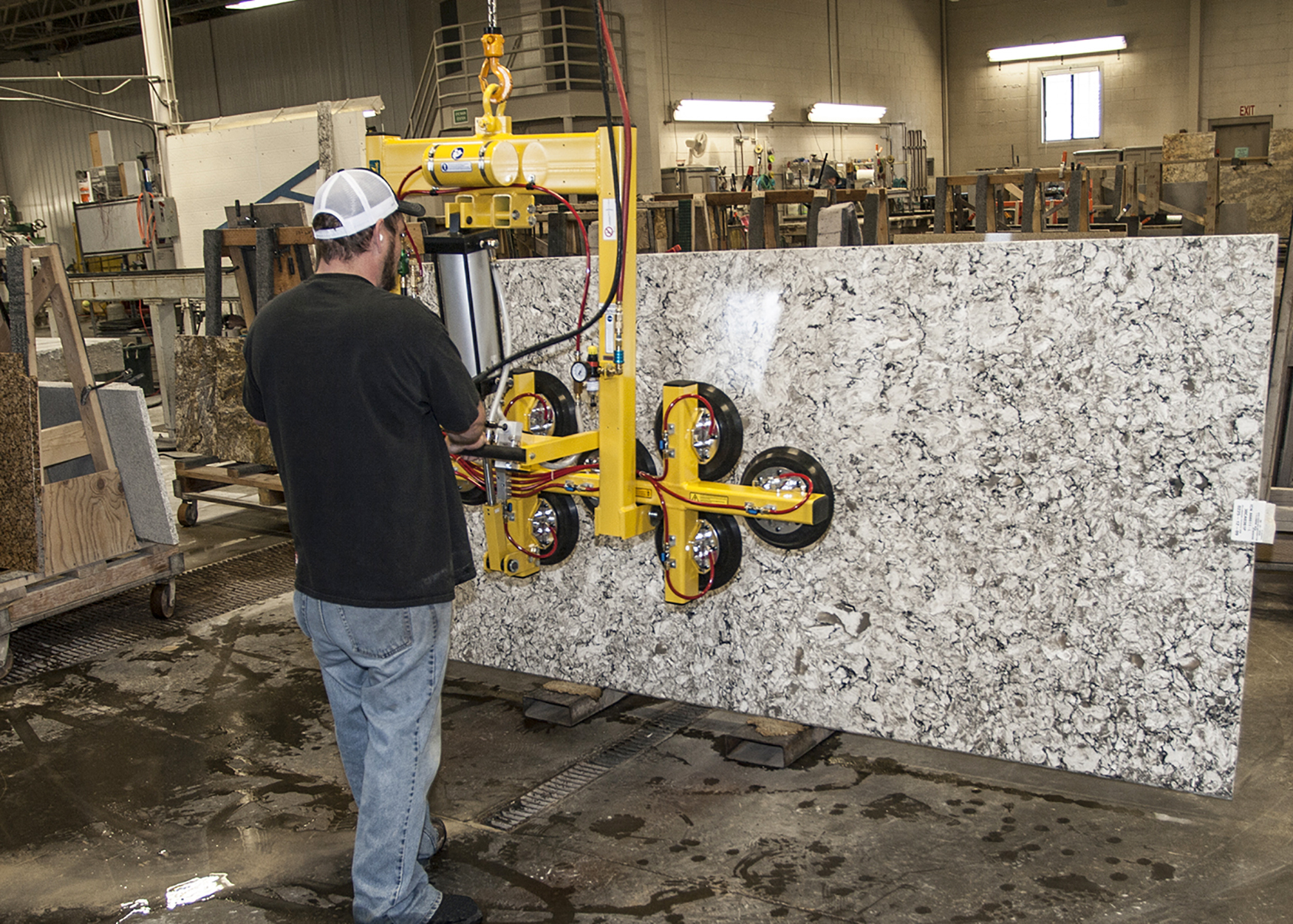 Stone lifter in use – photo 2