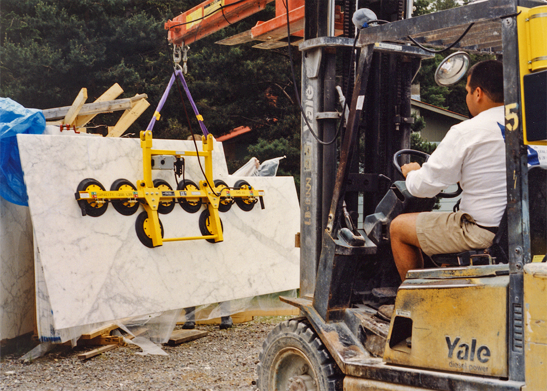 Stone lifter in use – photo 21